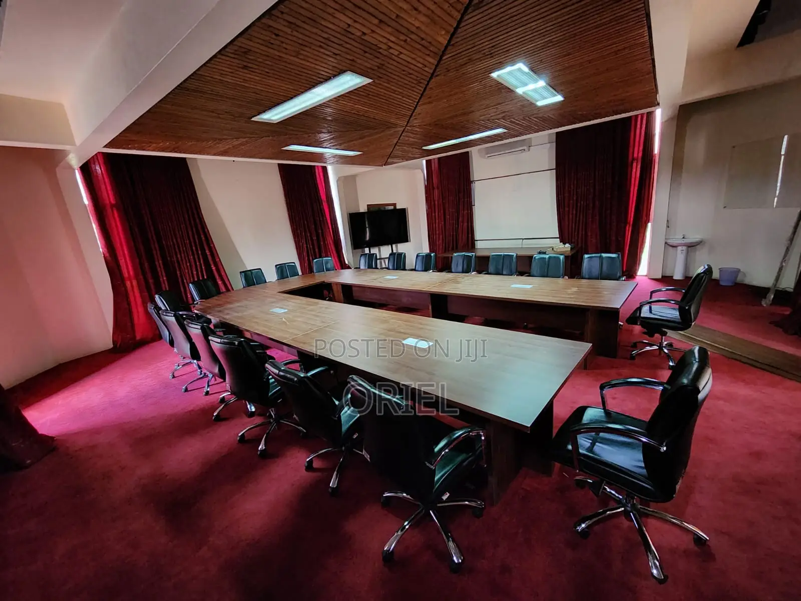 Office Boardroom Tble : Executive U-Shaped Conference Table – 6 Meters