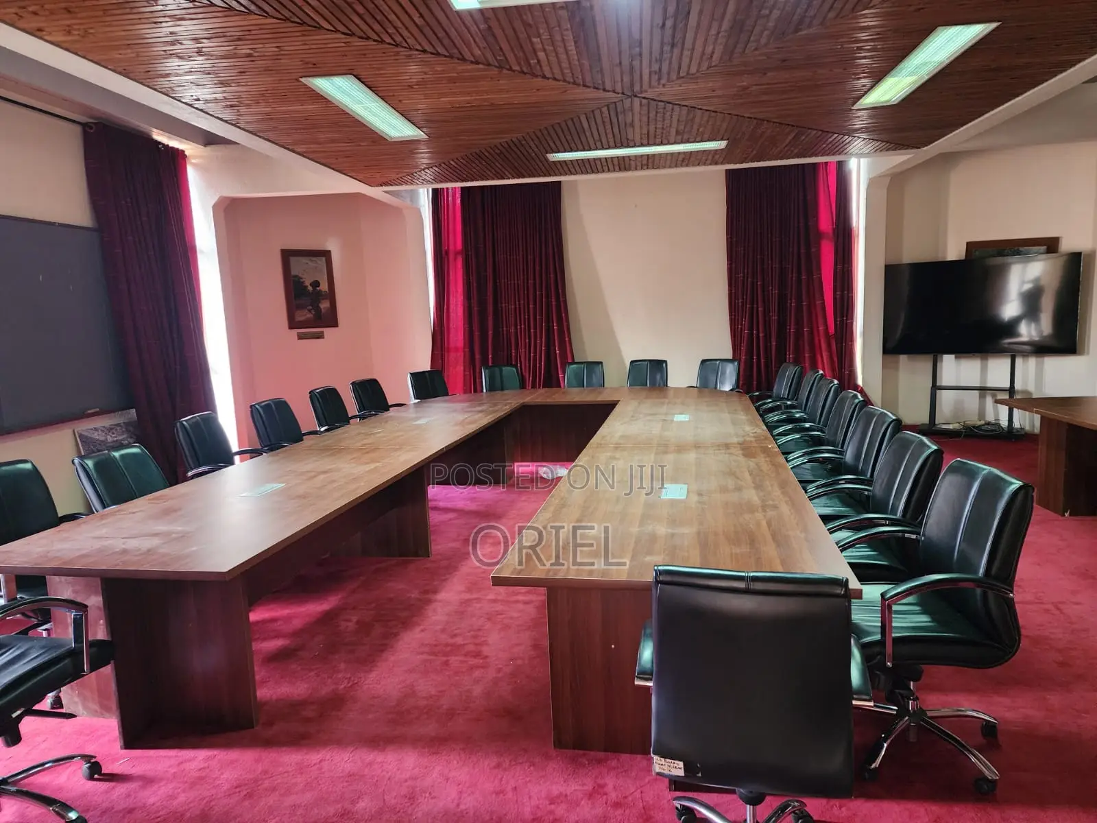 Office Boardroom Tble : Executive U-Shaped Conference Table – 6 Meters