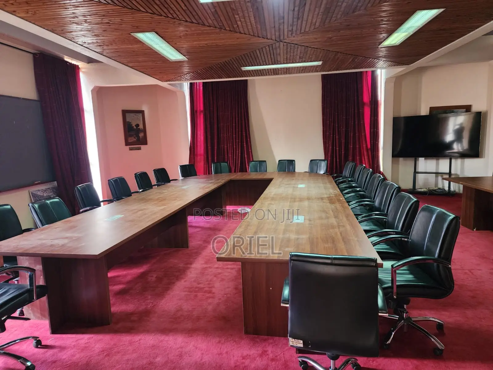 Office Boardroom Tble : Executive U-Shaped Conference Table – 6 Meters