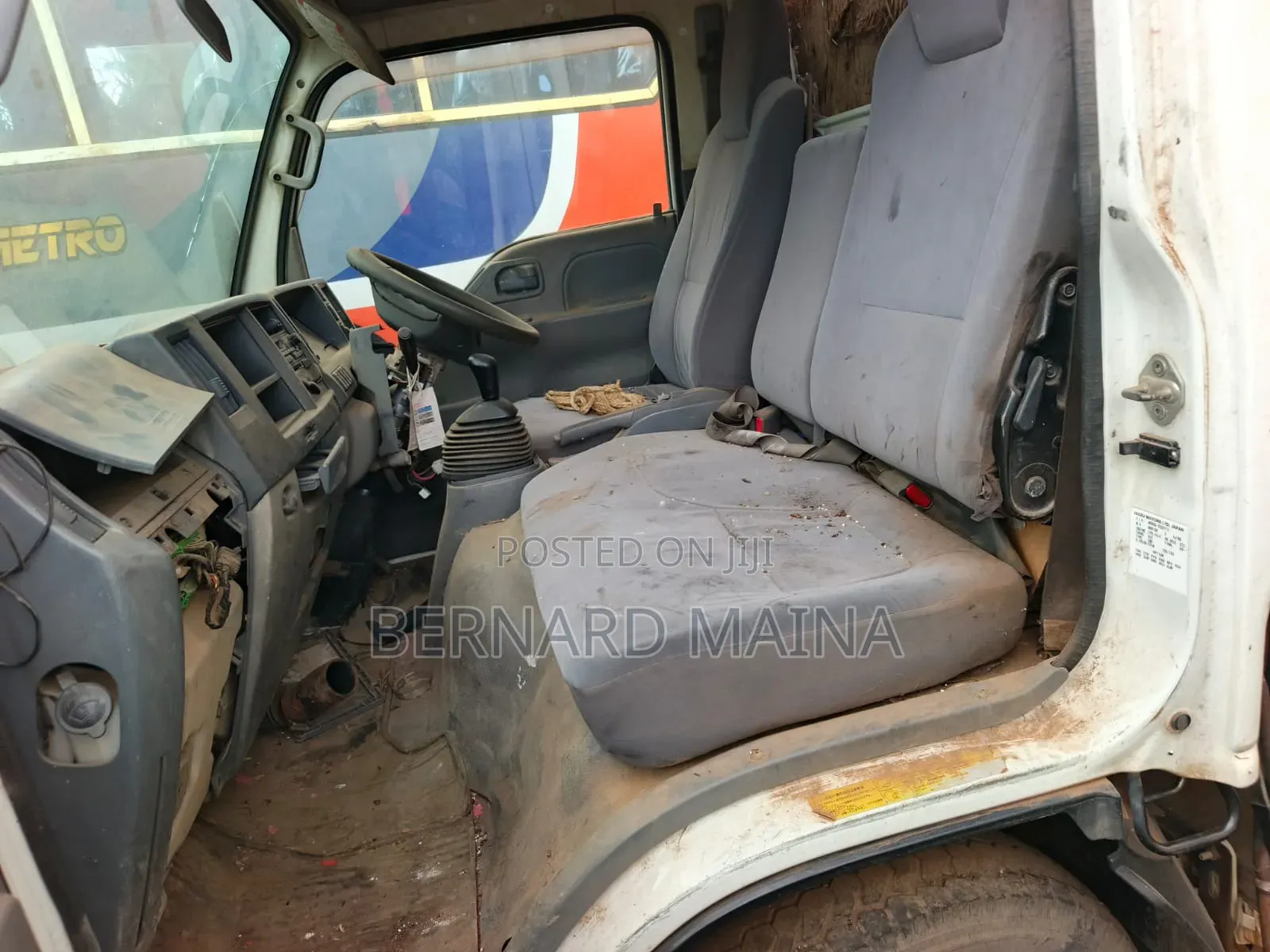 Isuzu Elf Yom 2011