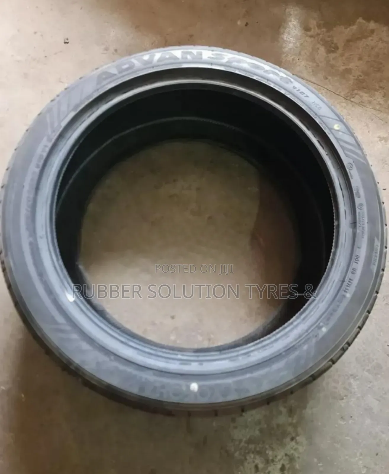 285 /40 R22 Yokohama Tyres 110y Advan Sport
