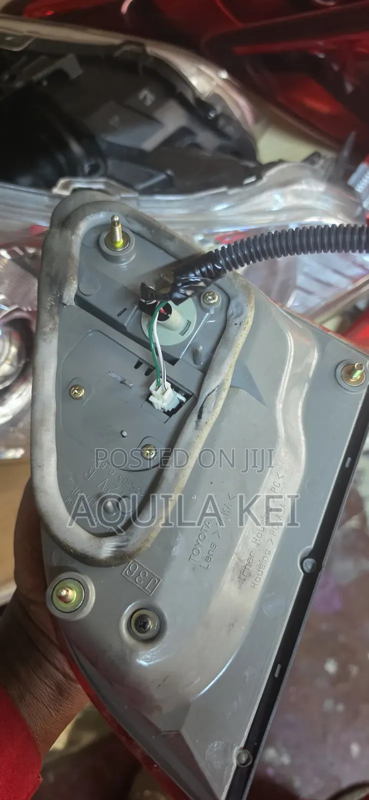 Crown 2005 Body Taillight