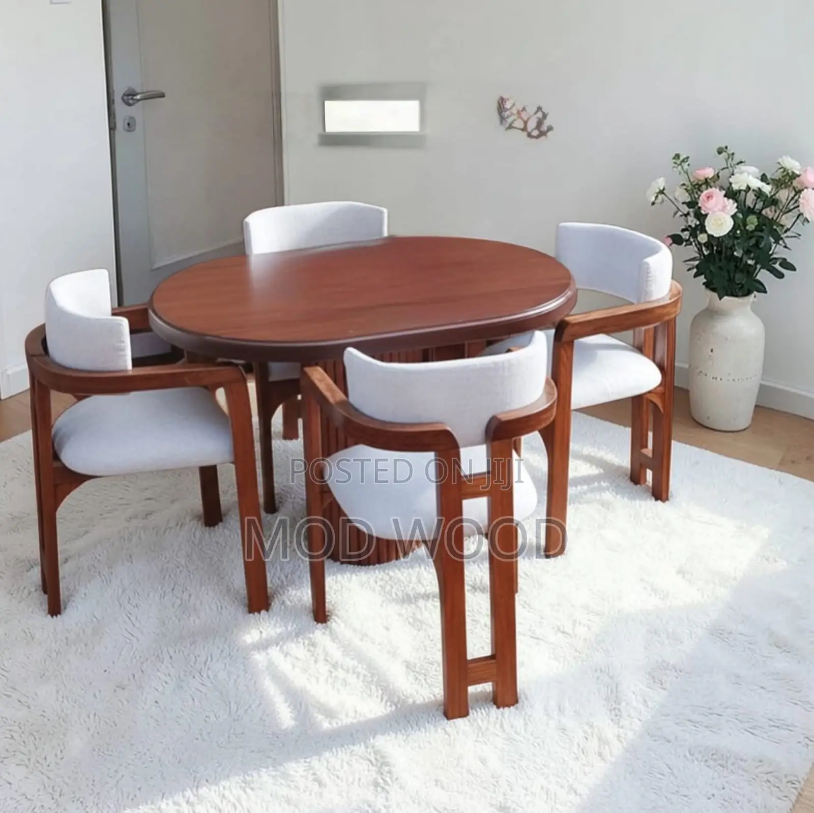 Elegant Oval 4-Seater Dining Set – Crafted for Comfort Style