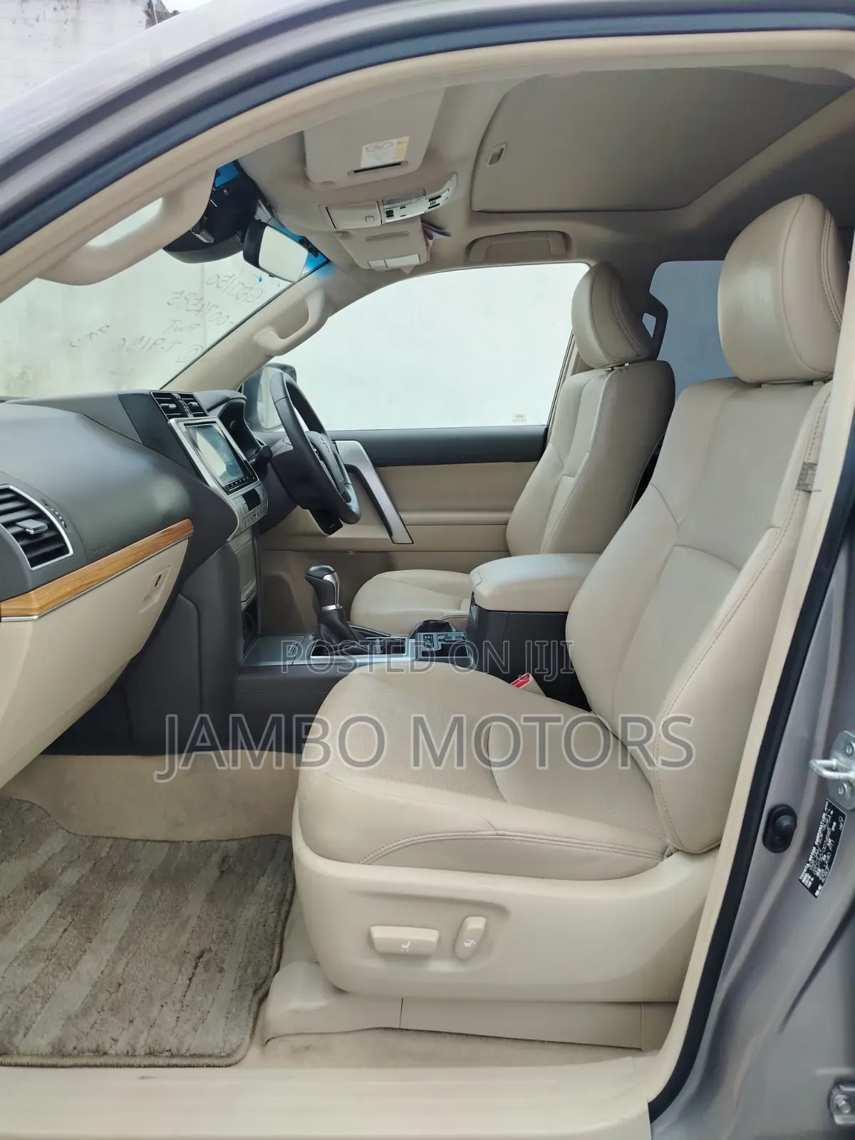 Toyota Land Cruiser Prado 2.8 2022 Gold