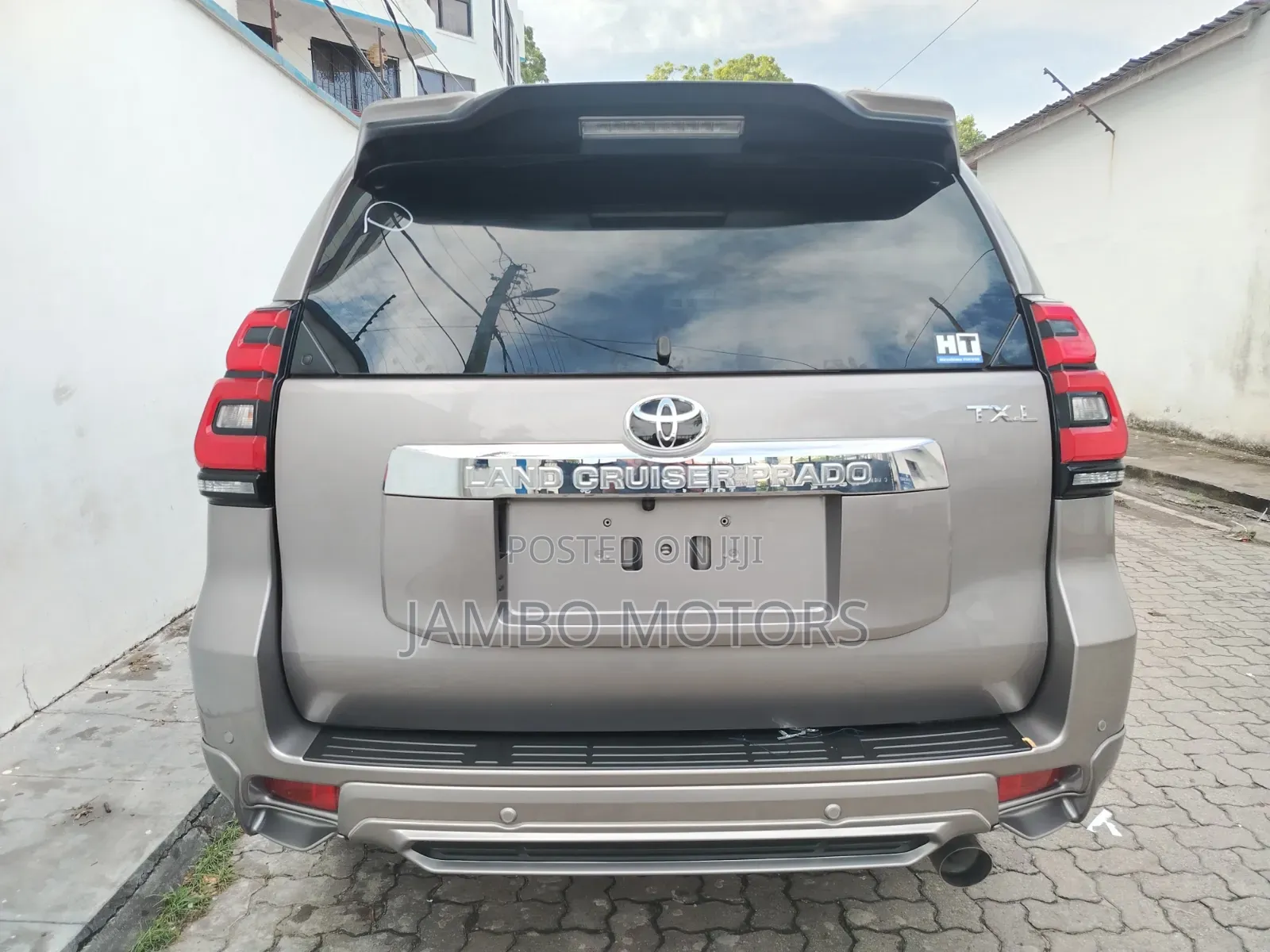 Toyota Land Cruiser Prado 2.8 2022 Gold