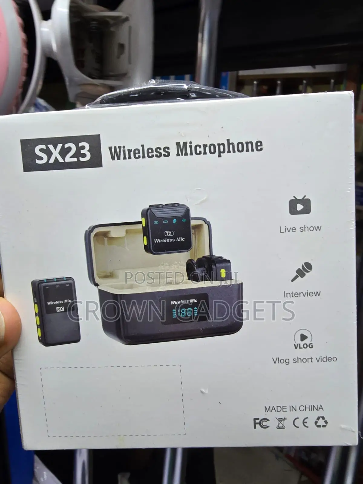 Sx23 Dual Wireless Lavalier Mic With Digital Display Case