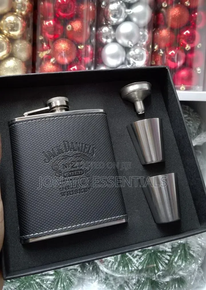 Jack Daniels Hip Flask Gift Set With 2 Shot Cups Funnel