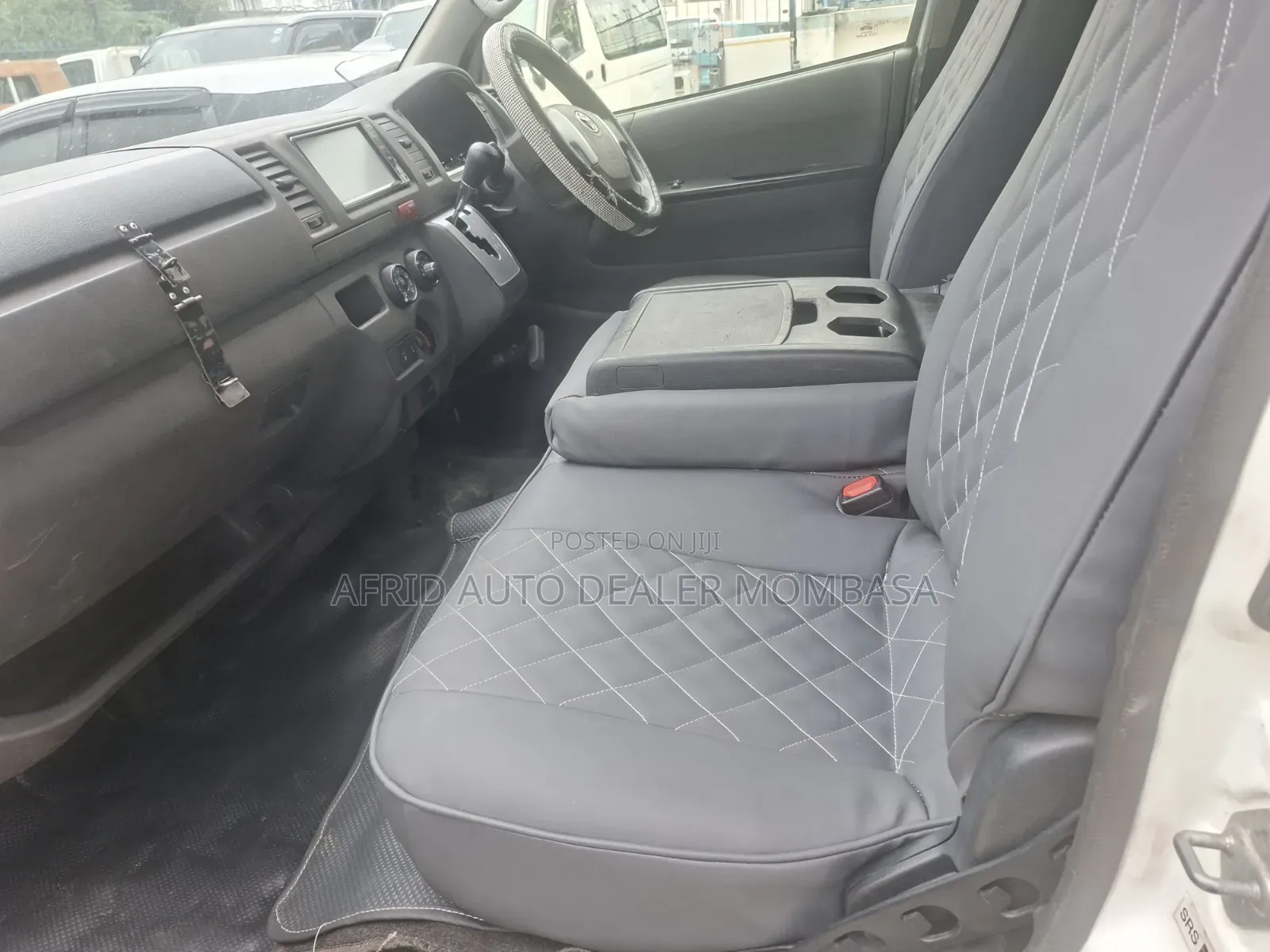Toyota HiAce 2018 White