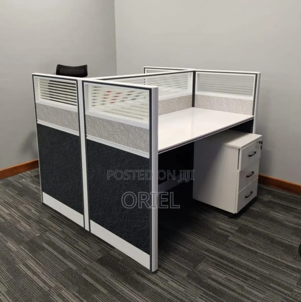 Office Workstation : Modern 2-Seater Workstation