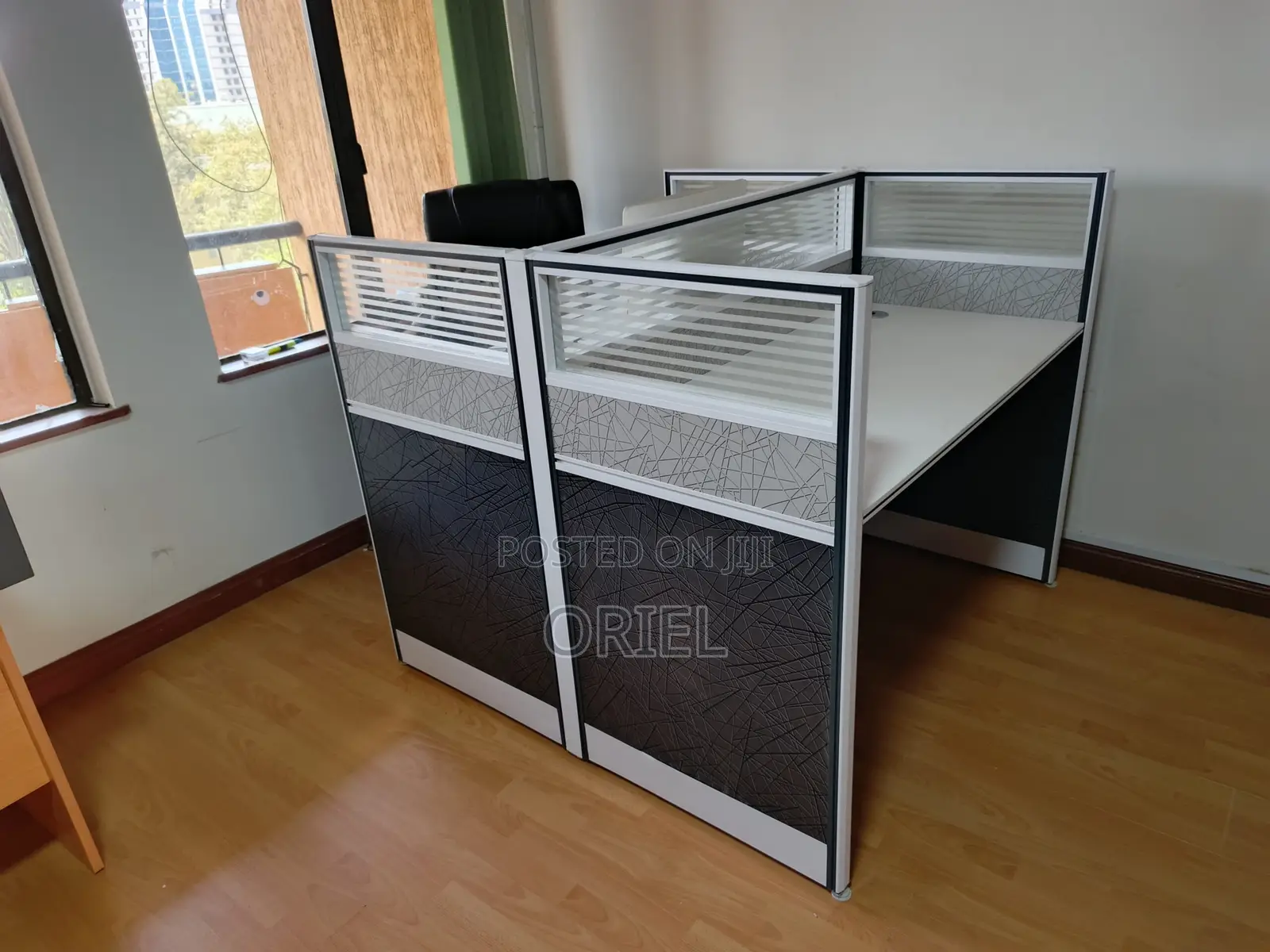Office Workstation : Modern 2-Seater Workstation