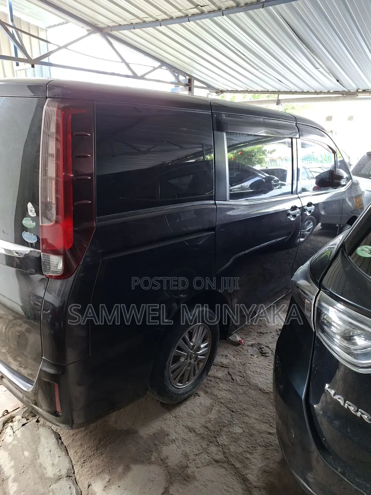 Toyota Esquire 2015 Black