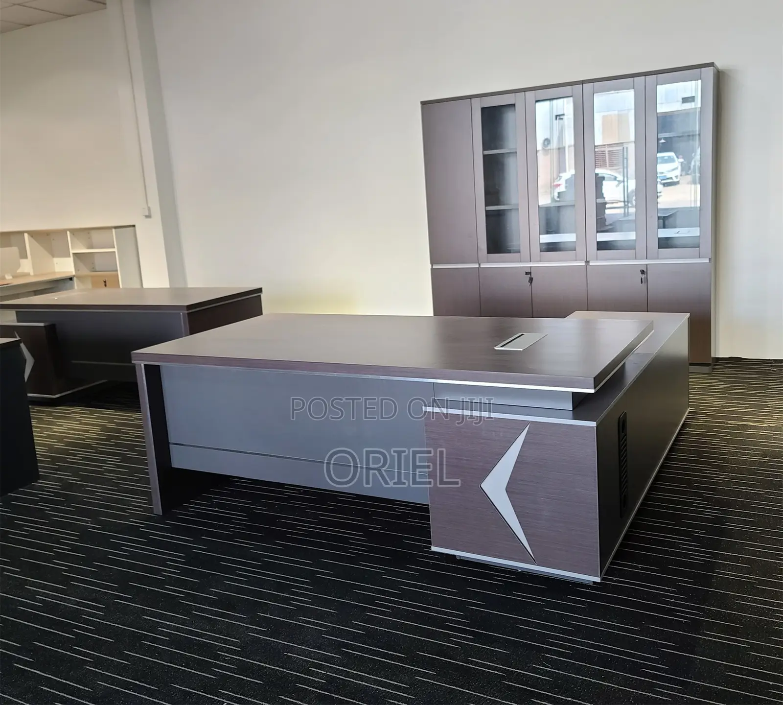 Executive Desk : 1.8m Desk