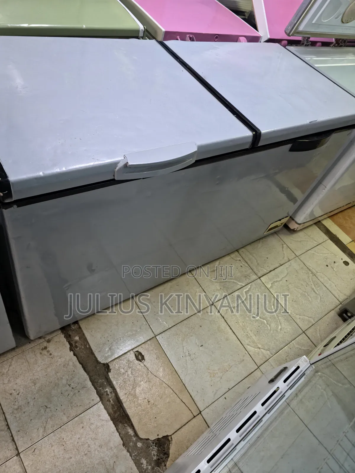 Two Doors Chest Freezer 550l