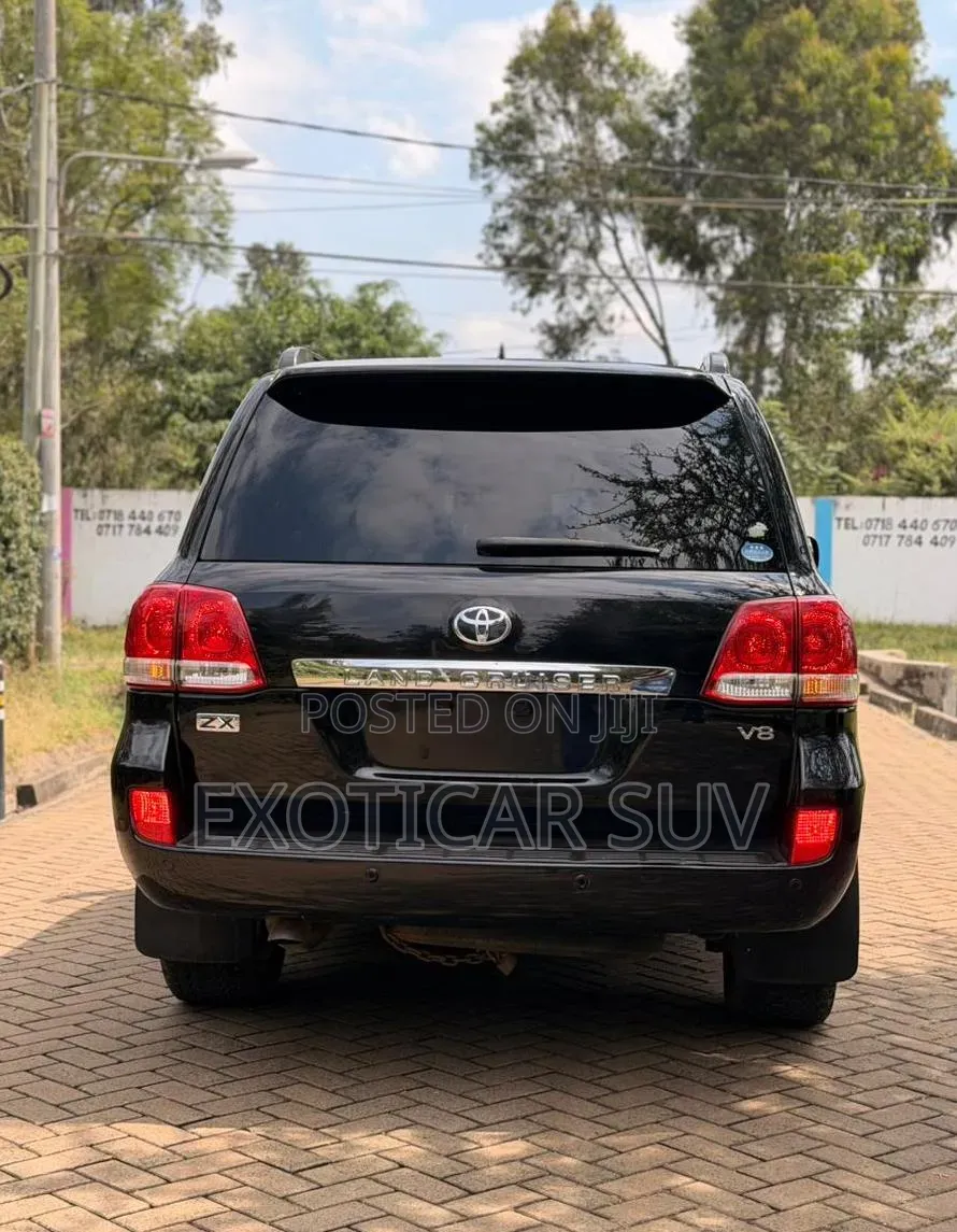 Toyota Land Cruiser 2011 Black