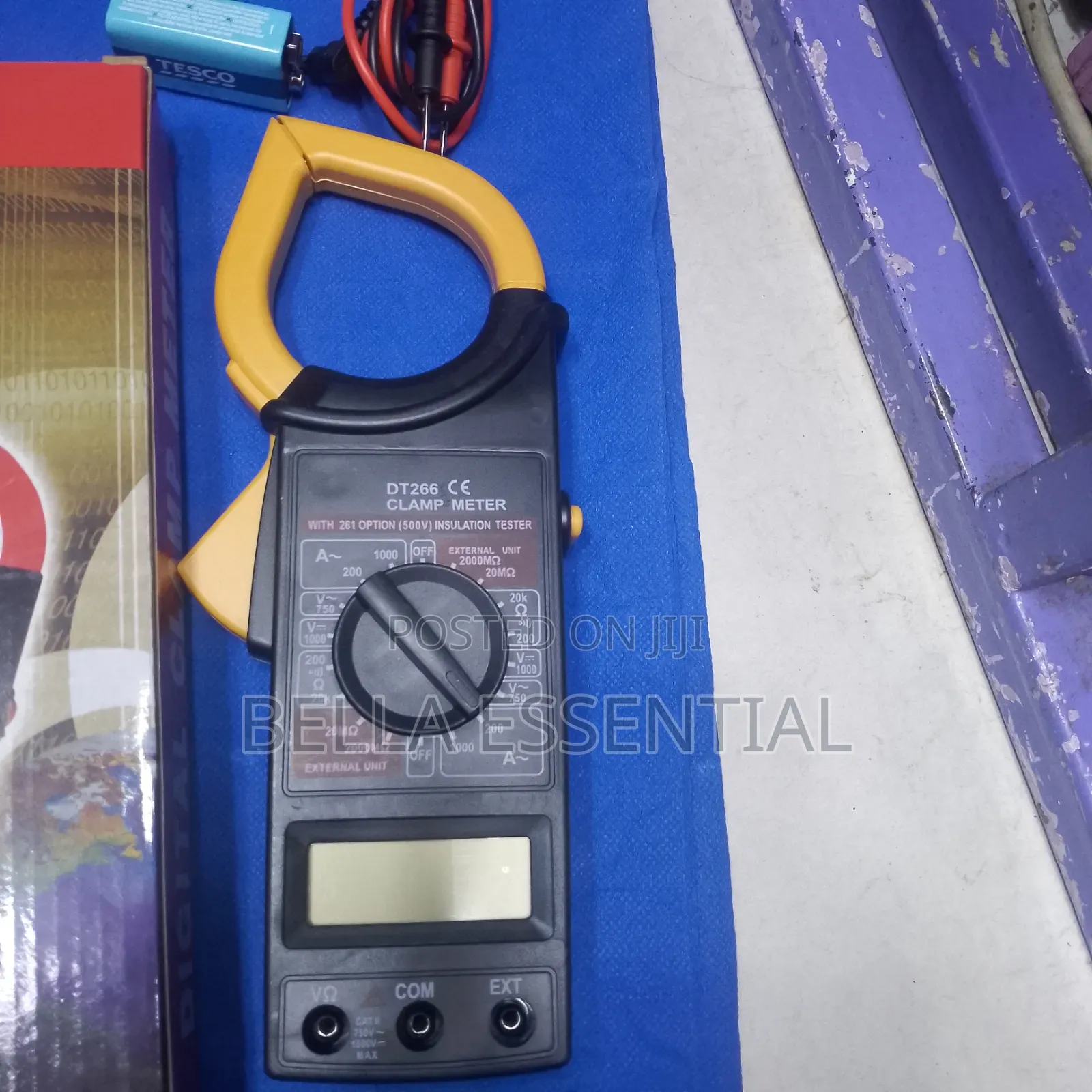 Digital Clamp Meter
