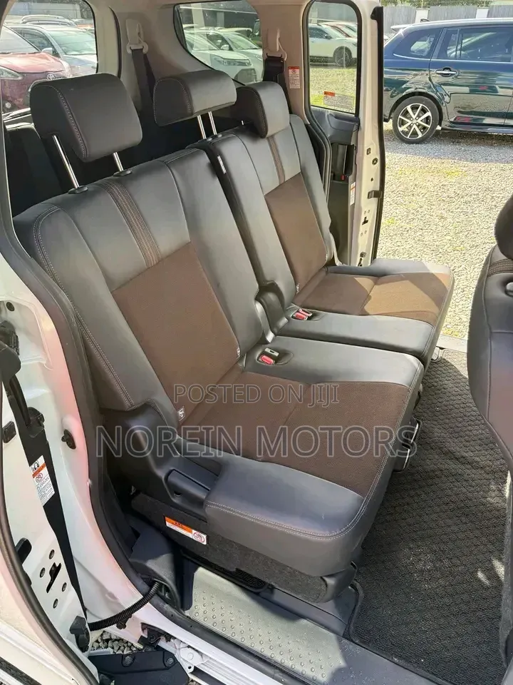 Toyota Sienta 2020 White