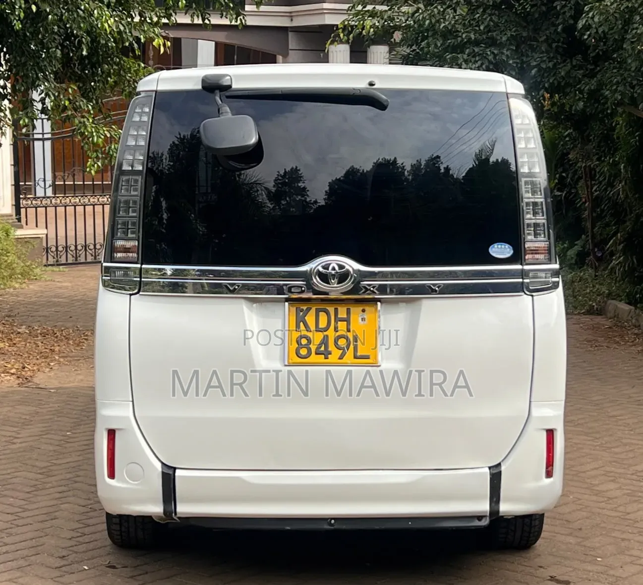 Toyota Voxy 2016 White
