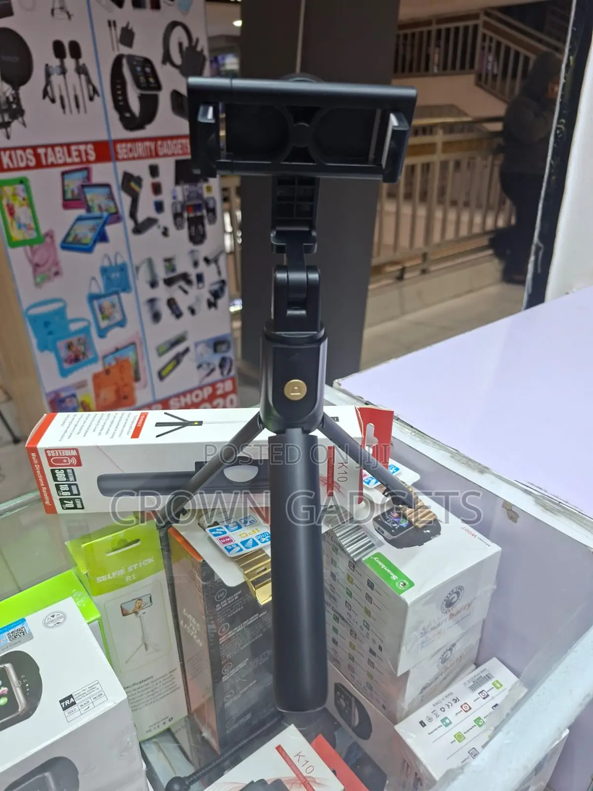  Bluetooth Selfie Stick Tripod With Remote Control
