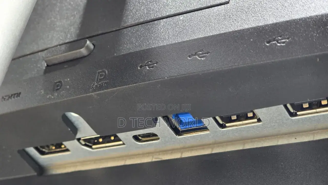 Dell 
 P3421w
 3440 X 1440 ,60hz
Usb-C: 65w Power Delivery