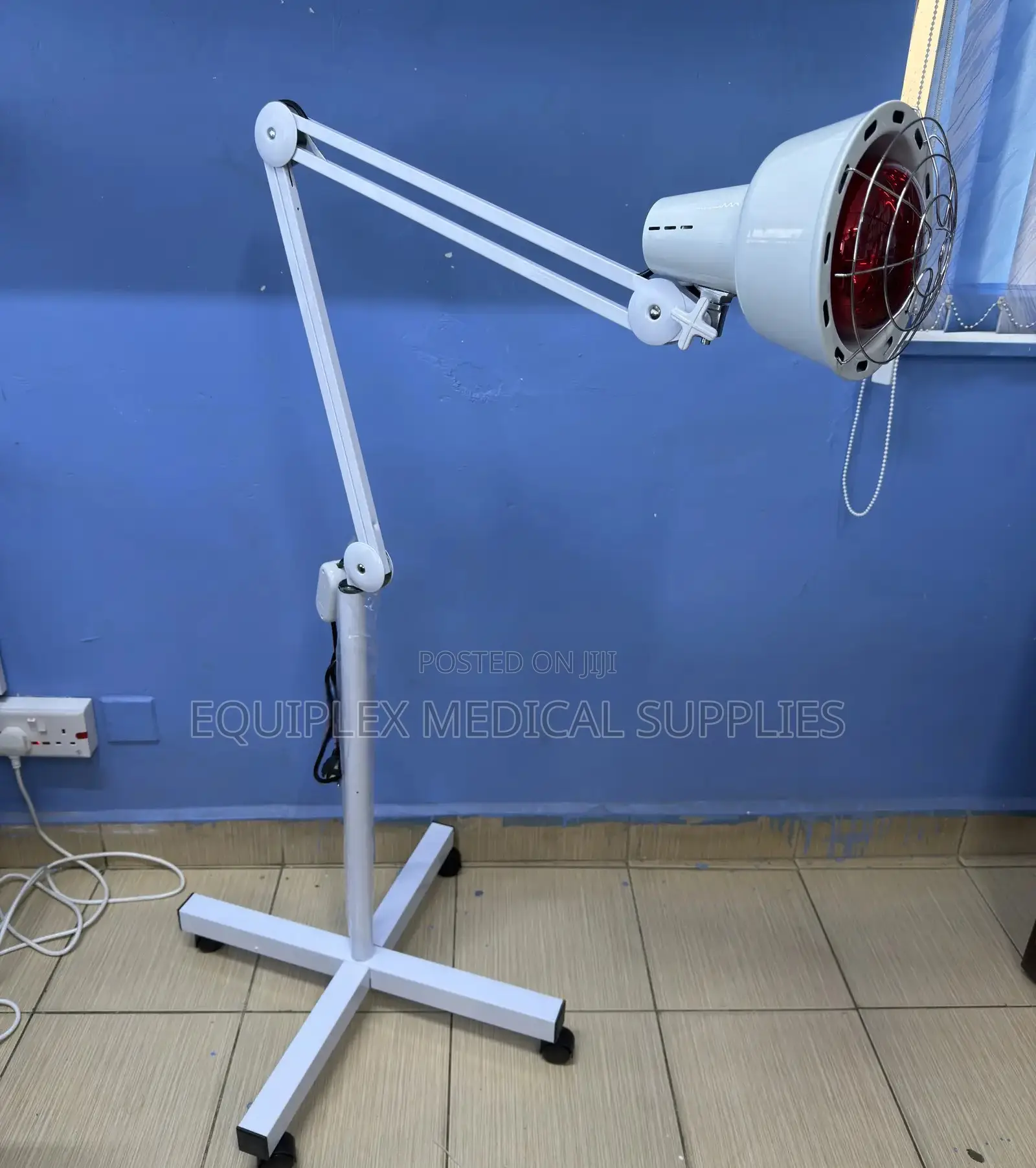 Infrared Therapy Lamp / Irr Light With Stand and Castors