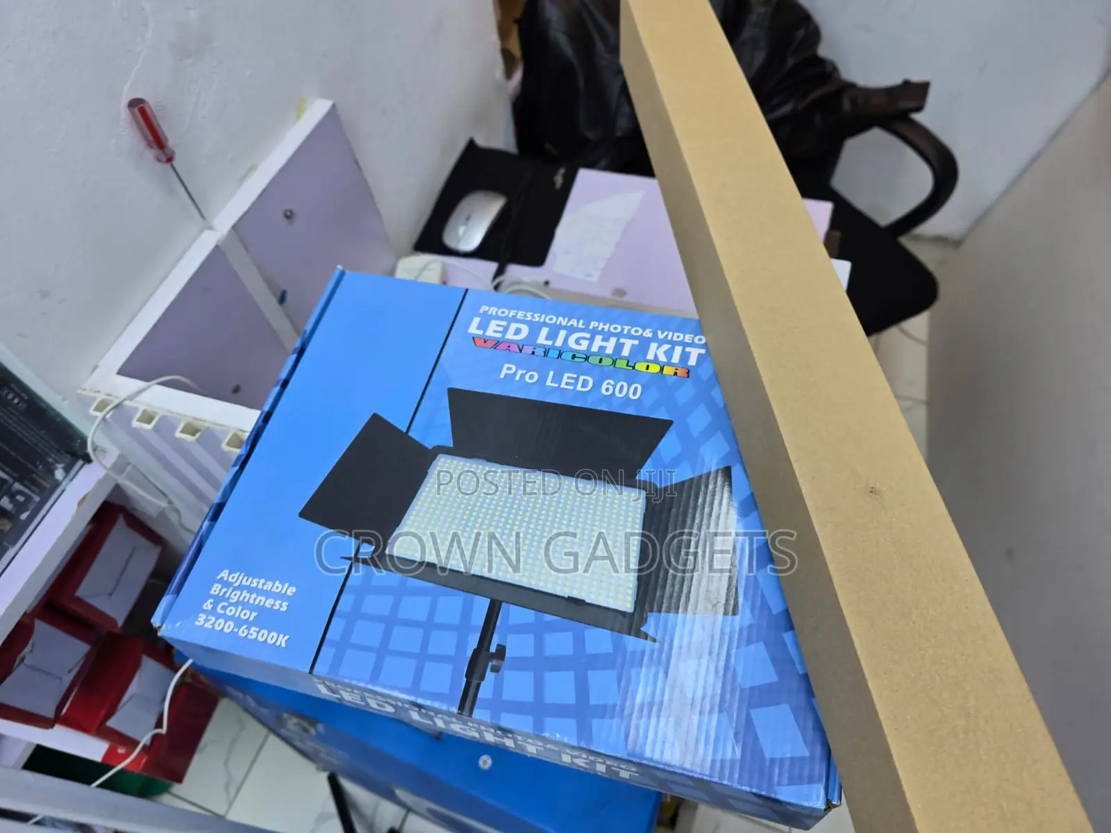 U600 600 Led Studio Lamp With Stand and Power Adapter