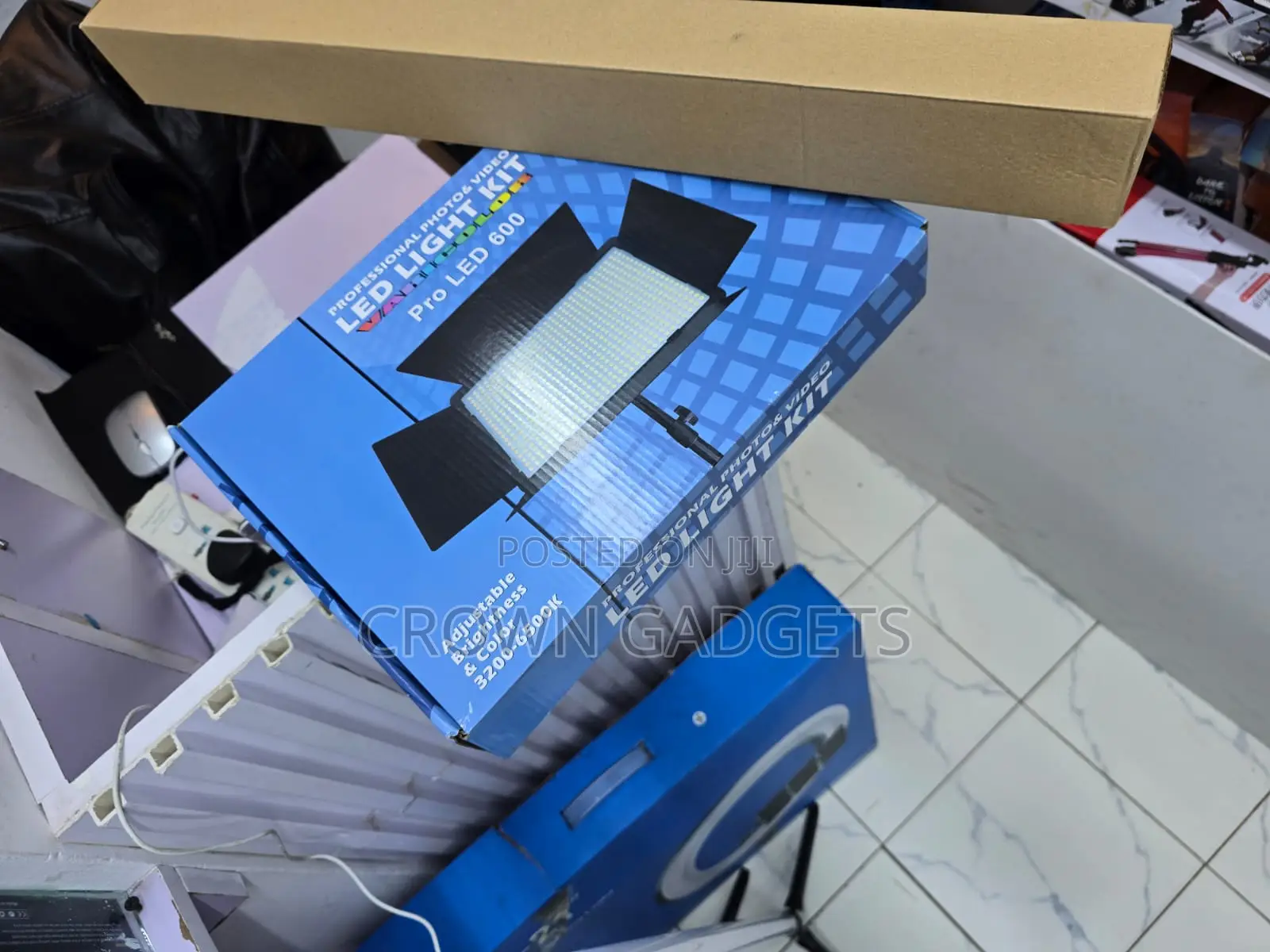 U600 Professional Led Video Light Kit With Adjustable Stand