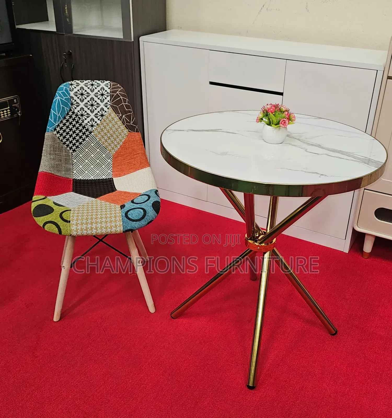 Round Table With Artistic Leg Frame