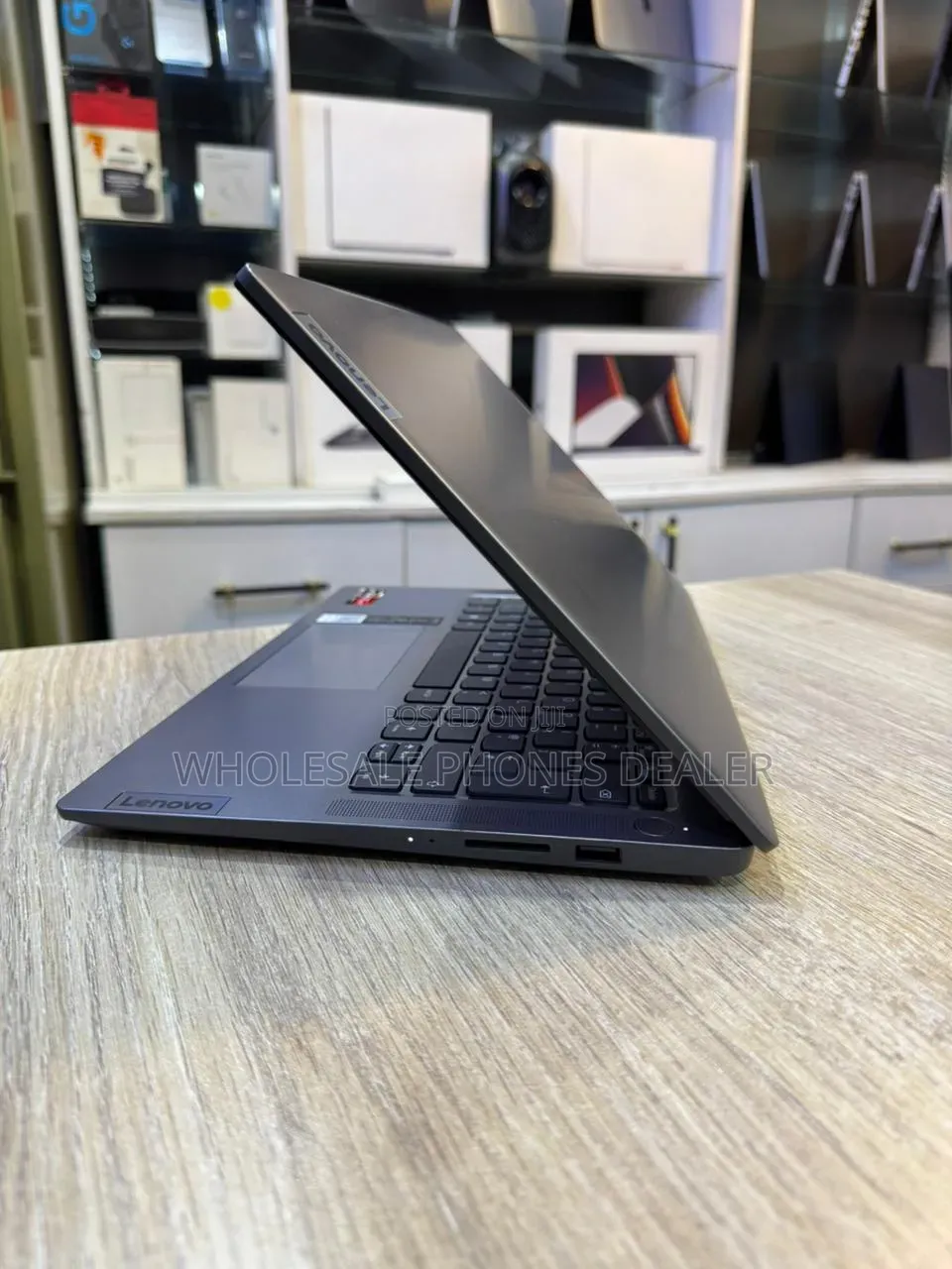 Laptop Lenovo 8GB AMD Ryzen 5 SSD 512GB