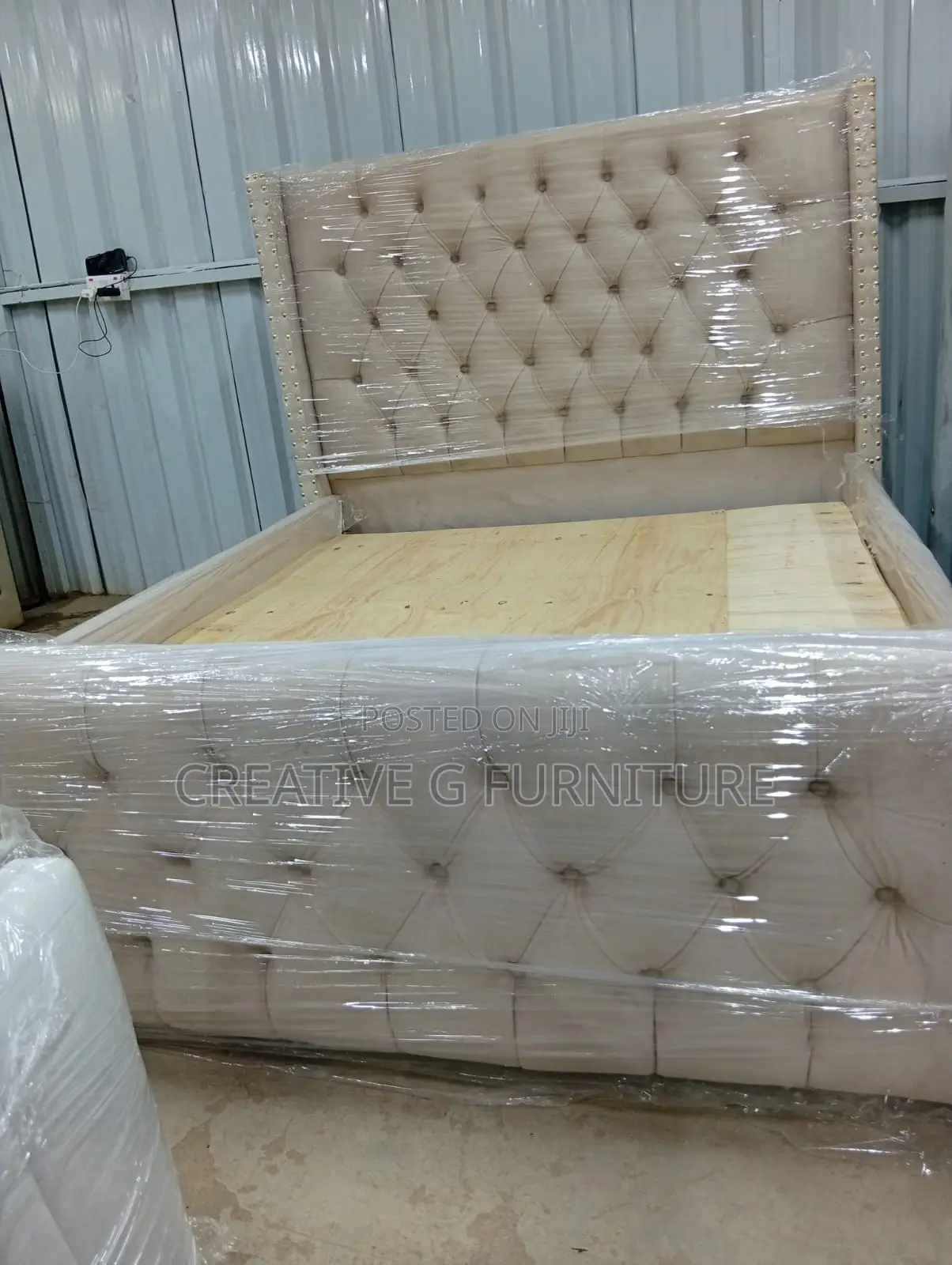 Elegant 5x6 Chester Bed – Beige Tufted