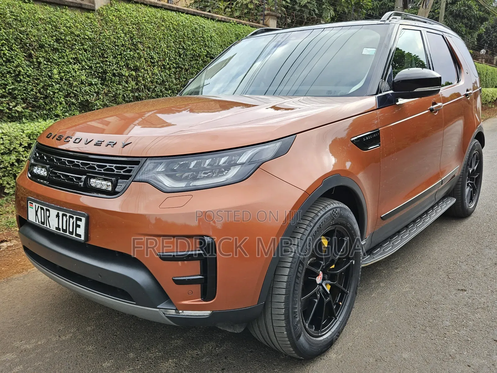 Land Rover Discovery 2017 Orange