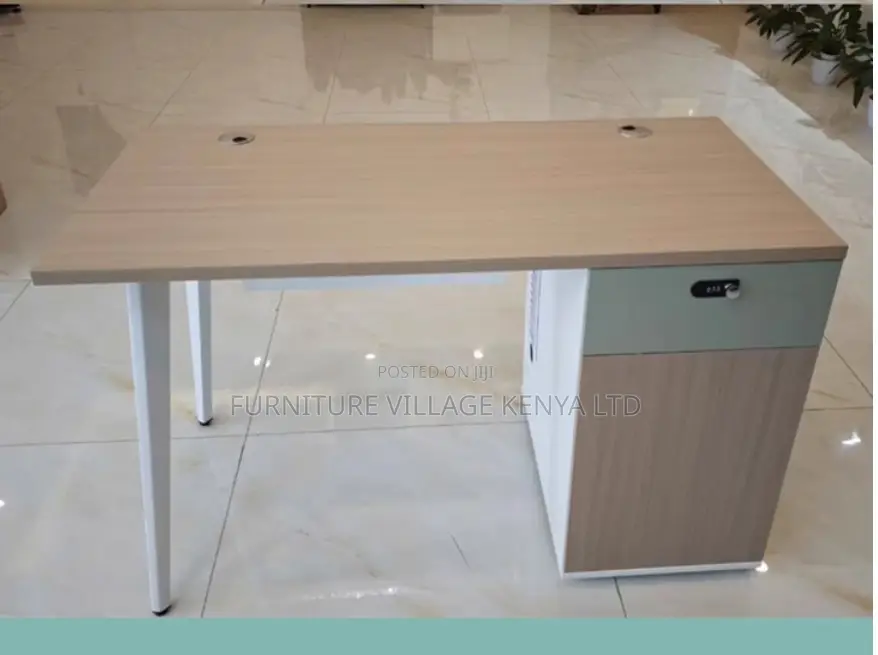 1200mm Executive Advanced Desk With Metallic Stand