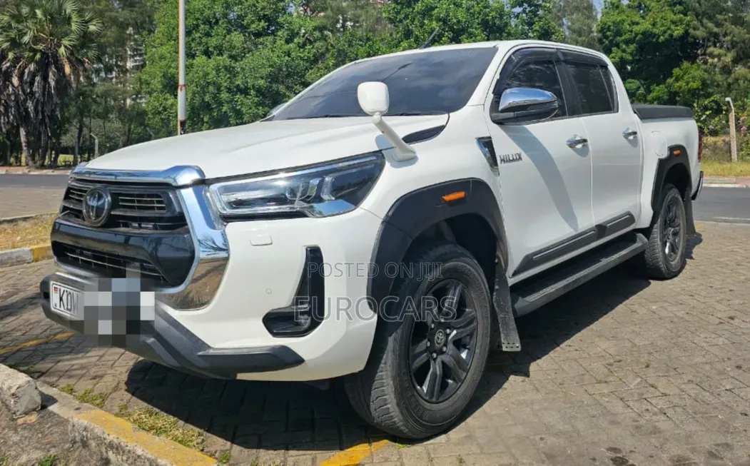Toyota Hilux Revo Double Cab Deisel 2.4 AWD 2021 White