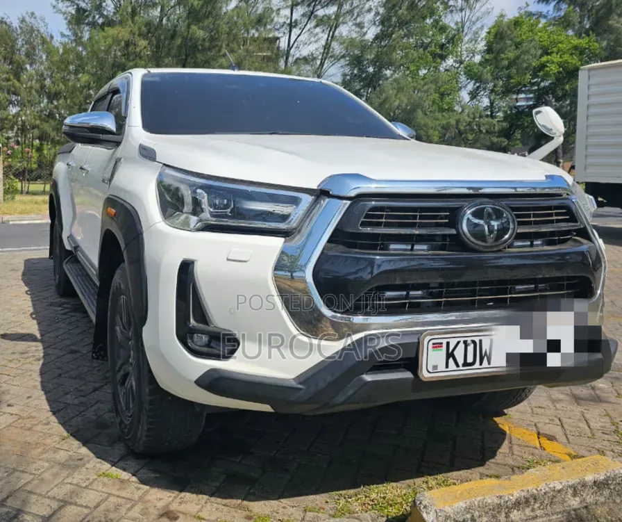 Toyota Hilux Revo Double Cab Deisel 2.4 AWD 2021 White