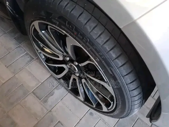Land Rover Range Rover Vogue 2019 Silver