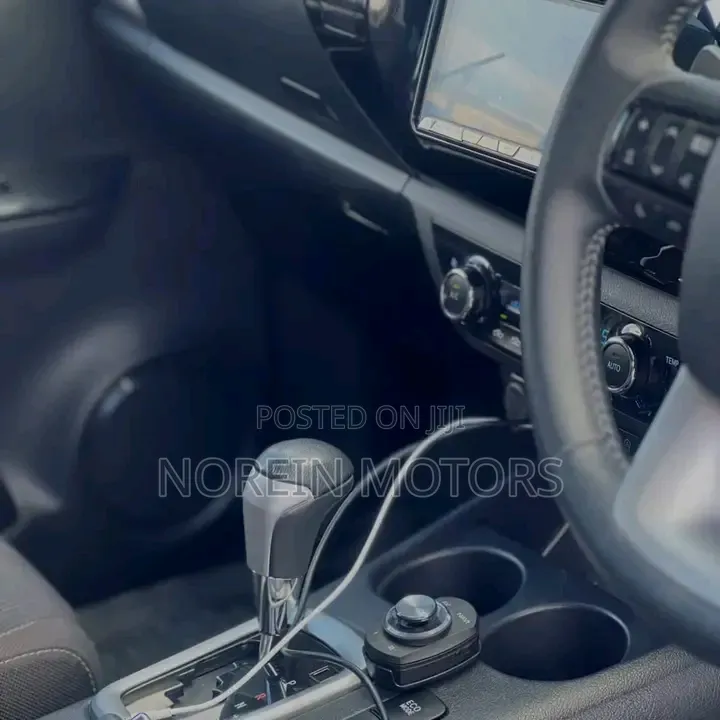 Toyota Hilux 2020 White