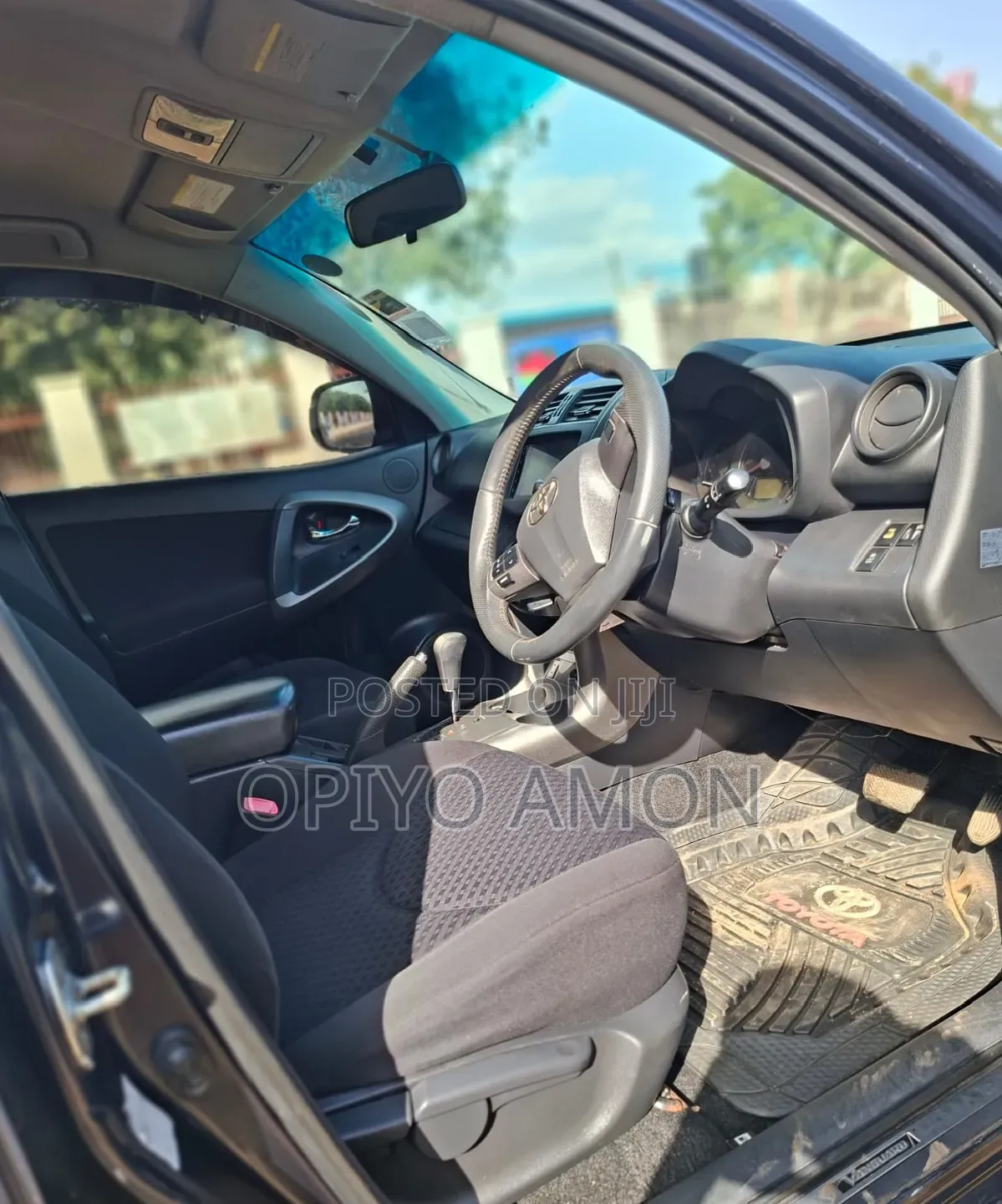 Toyota Vanguard 2011 Blue