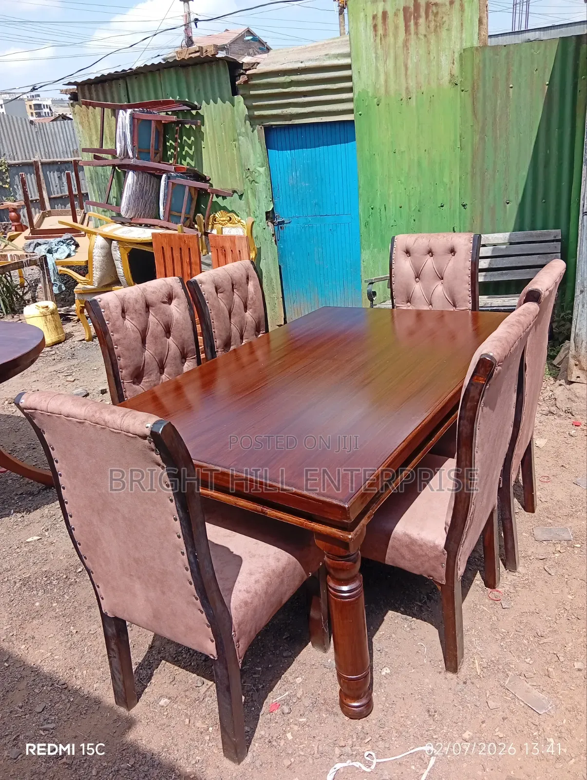 Unique Cozy Dining Tables ( 6 Seater)