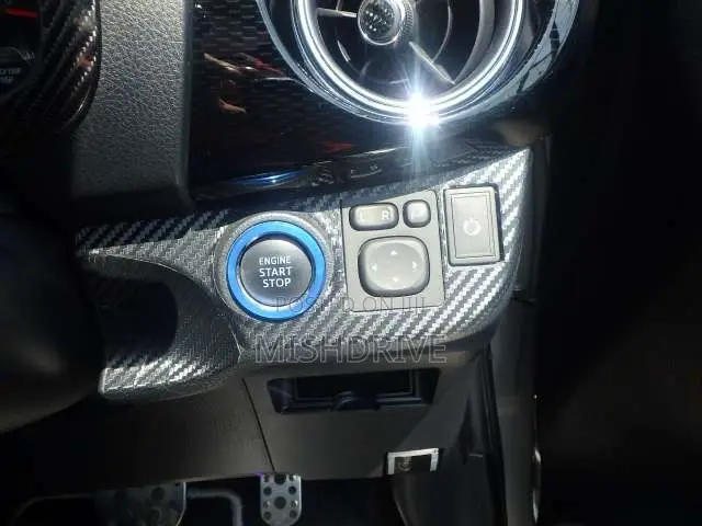 Toyota Vitz 1.0 FWD 5dr 2019 Silver
