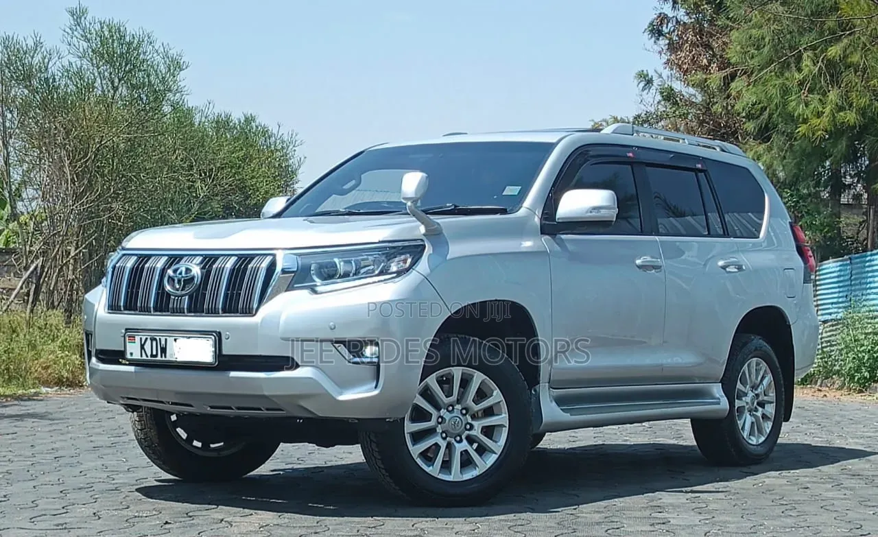 Toyota Land Cruiser Prado 2017 Silver