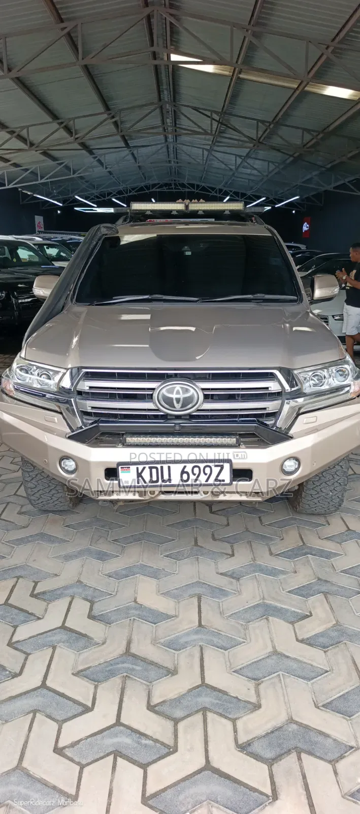 Toyota Land Cruiser 2017 Gold
