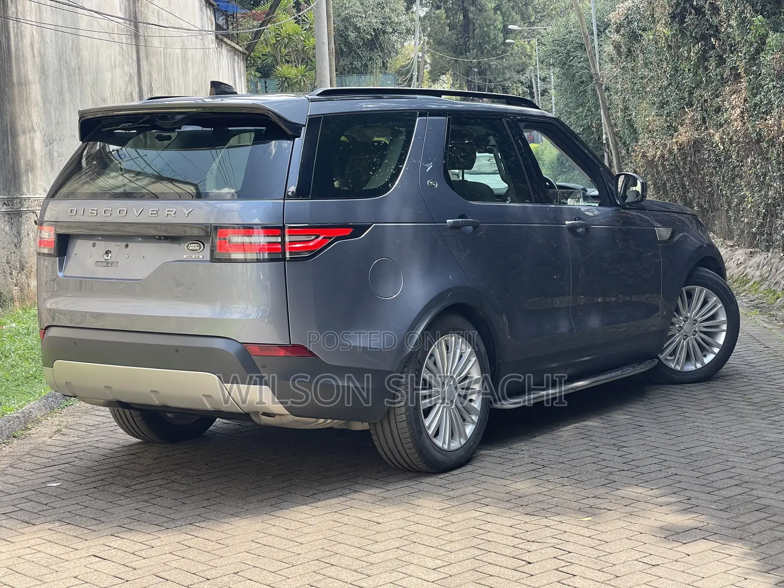 Land Rover Discovery 2018 Blue