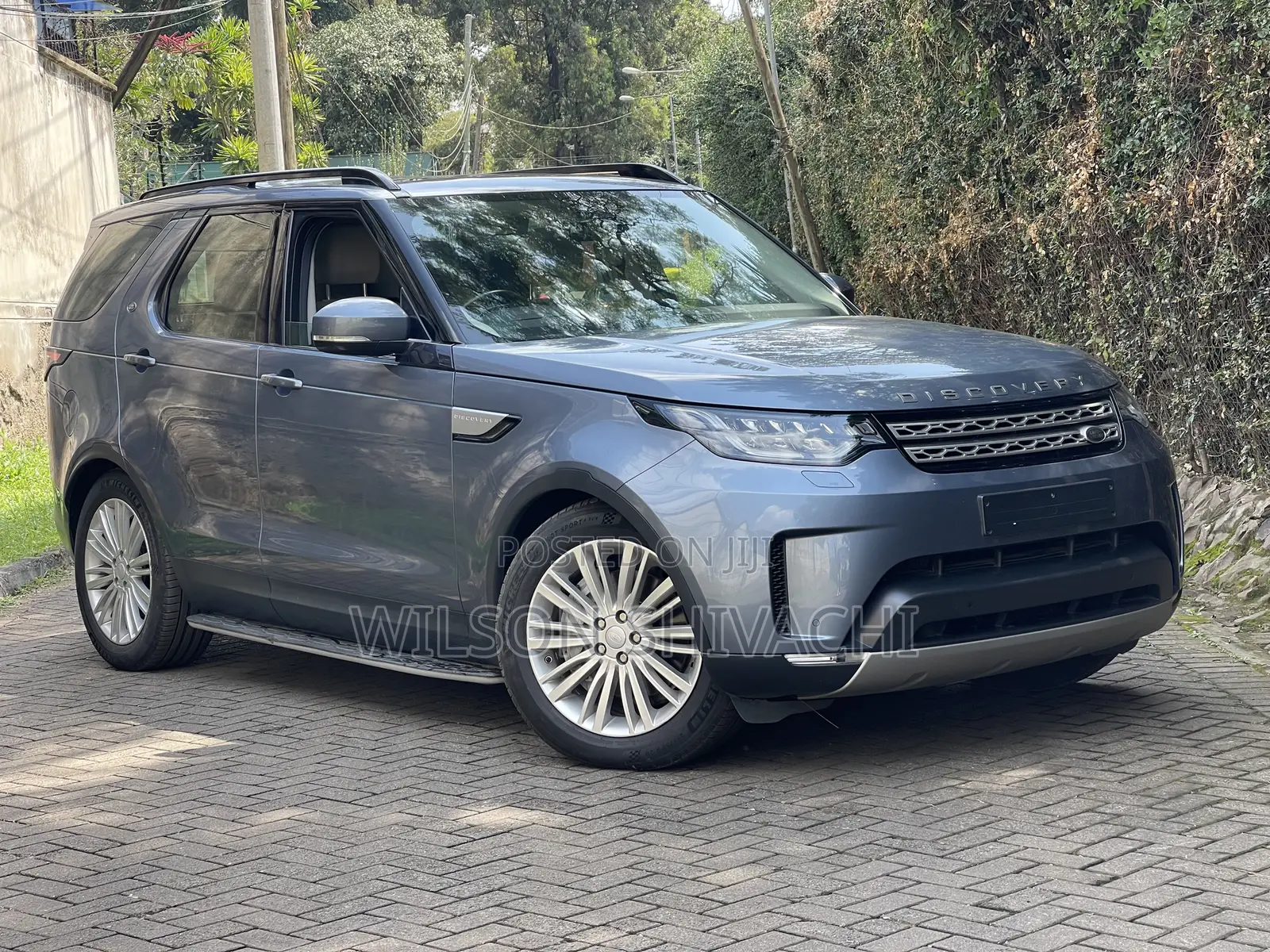 Land Rover Discovery 2018 Blue