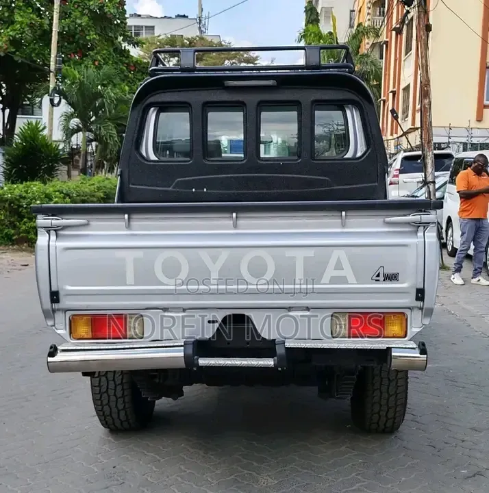 Toyota Land Cruiser 2019 Off white