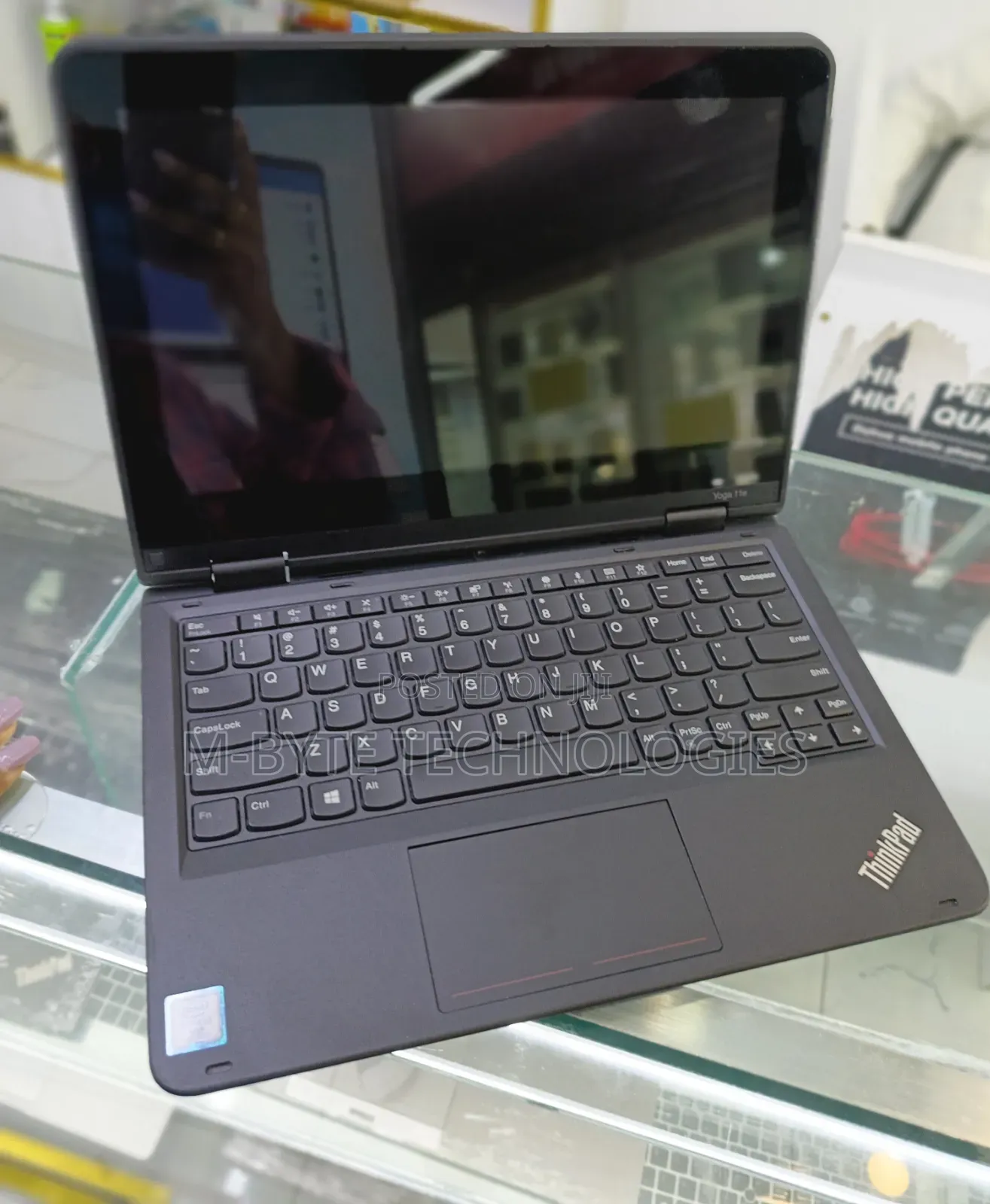 Laptop Lenovo Yoga 11e 4GB Intel Celeron SSD 140GB