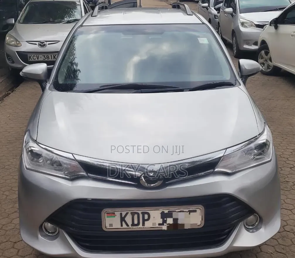 Toyota Corolla Fielder 2016 Silver