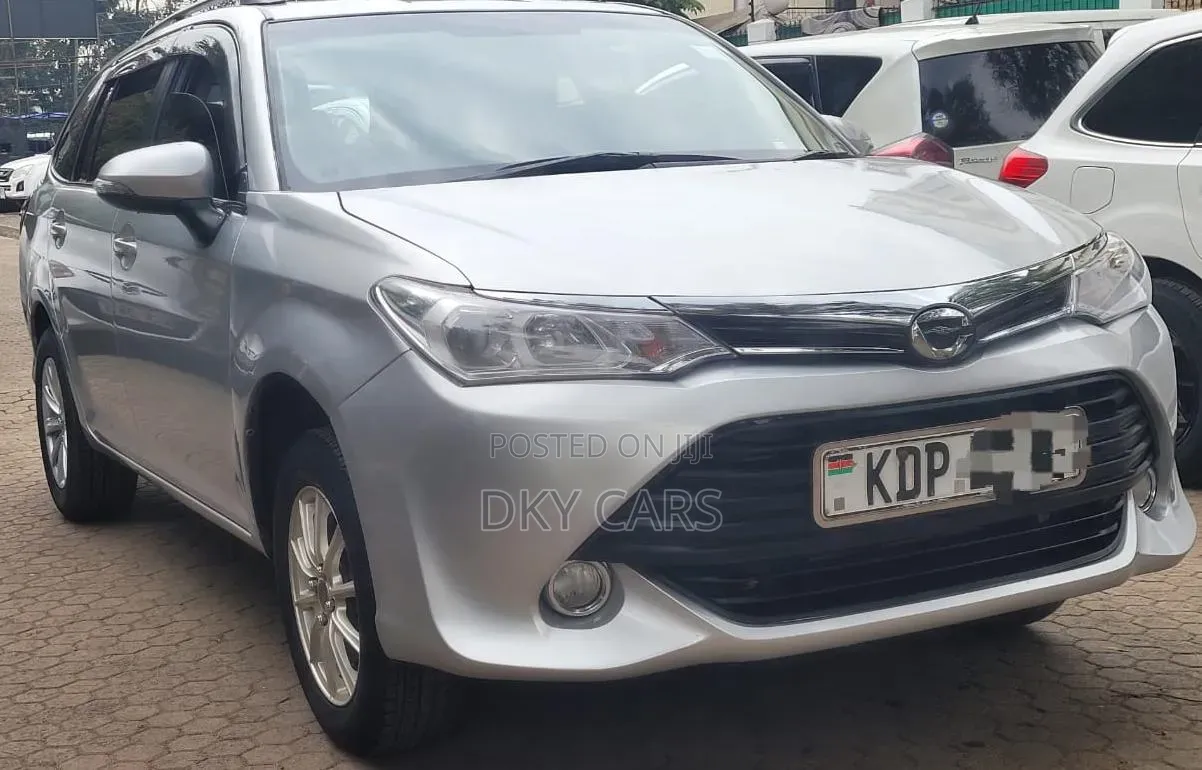 Toyota Corolla Fielder 2016 Silver