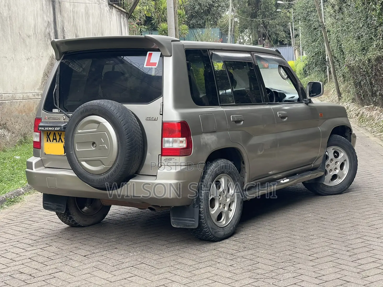 Mitsubishi Pajero IO 2000 Gold