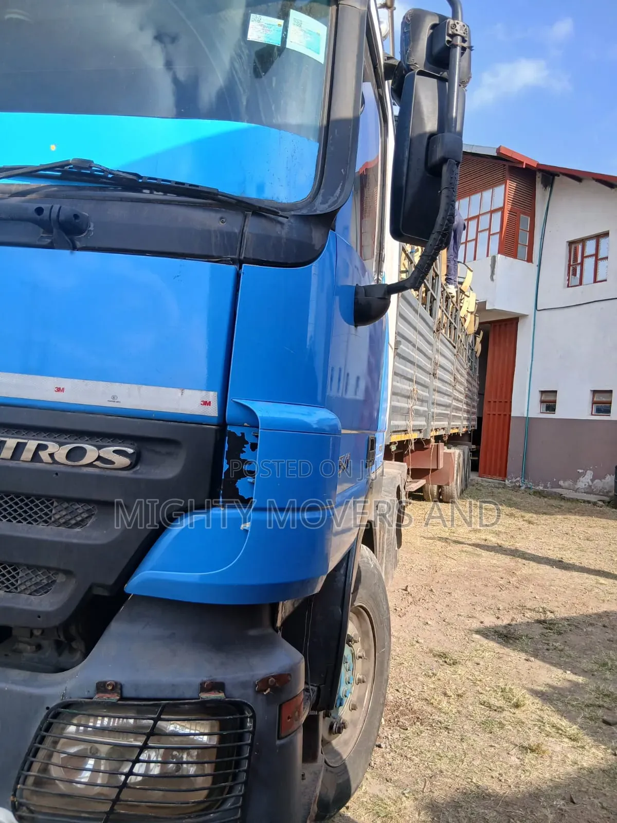 High Sided Trailer for Transport of Loose Cargo Accessible