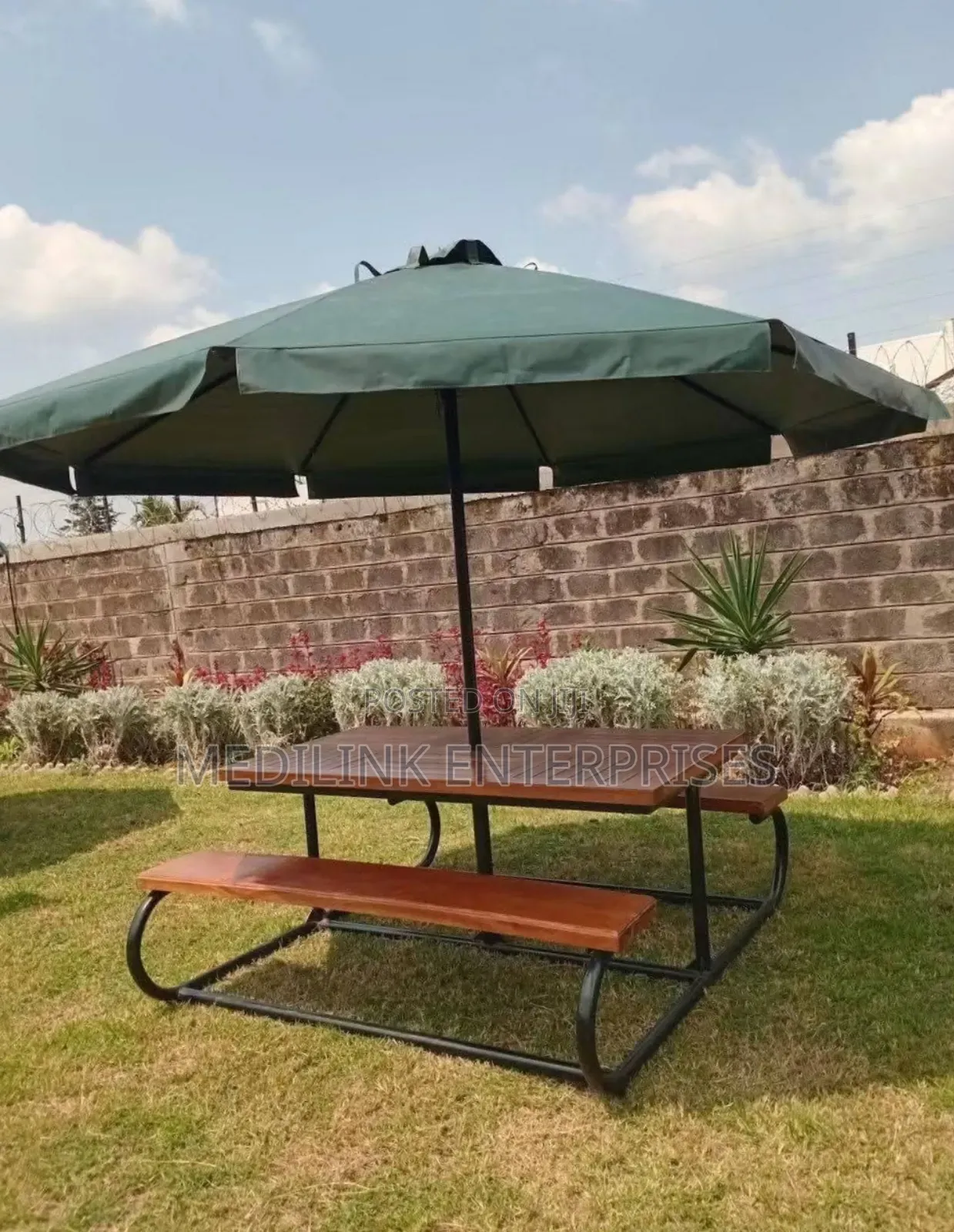 Ubuhle Design of a Park /Home B3nches 6ft Table Benches