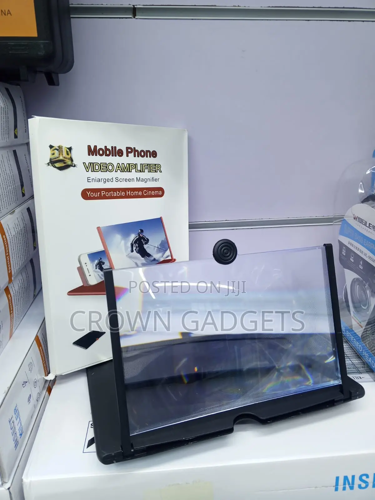 Universal Smartphone Screen Magnifier With Foldable Stand